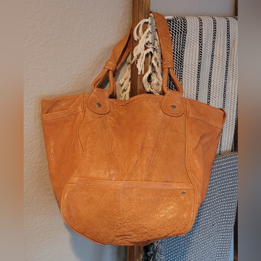 TRE VERO Bucket Bag - Picture 12 of 15